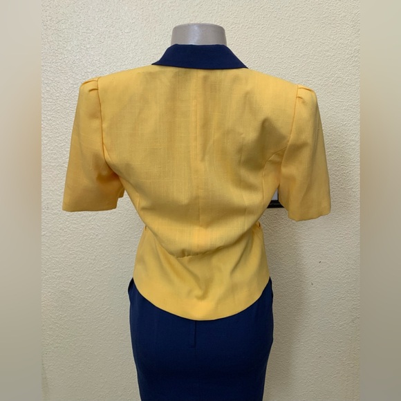 VTG Club 5’4” Petites Size 6P Yellow & Navy Blue Short Sleeve Skirt 2pc Suit Set - Picture 8 of 16